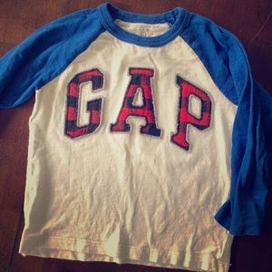 GAP baseball tee with buffalo check/plaid